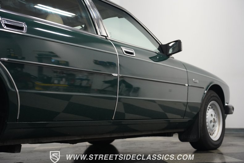 Jaguar-Xj6-1988-Jaguar-Racing-Green-Tan-10