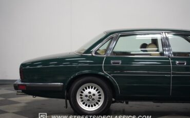 Jaguar-Xj6-1988-Jaguar-Racing-Green-Tan-12
