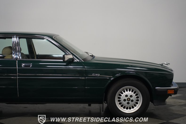 Jaguar-Xj6-1988-Jaguar-Racing-Green-Tan-14