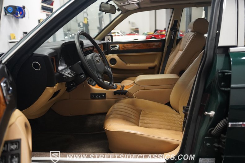 Jaguar-Xj6-1988-Jaguar-Racing-Green-Tan-19