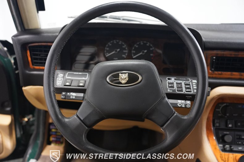 Jaguar-Xj6-1988-Jaguar-Racing-Green-Tan-20