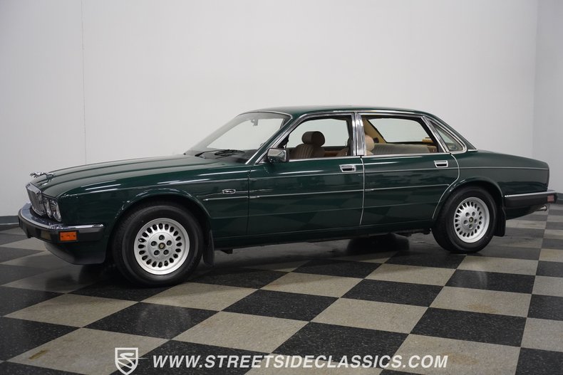 Jaguar-Xj6-1988-Jaguar-Racing-Green-Tan-23