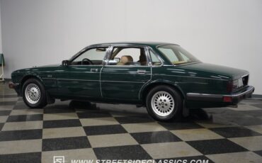 Jaguar-Xj6-1988-Jaguar-Racing-Green-Tan-25