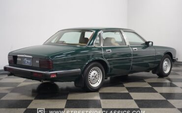 Jaguar-Xj6-1988-Jaguar-Racing-Green-Tan-30