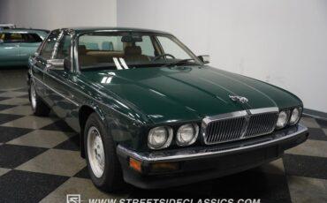 Jaguar-Xj6-1988-Jaguar-Racing-Green-Tan-35