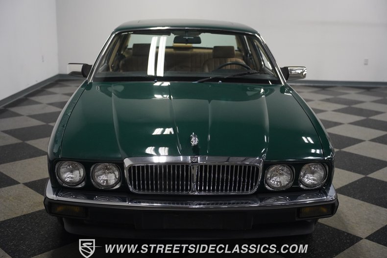 Jaguar-Xj6-1988-Jaguar-Racing-Green-Tan-36