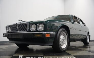 Jaguar-Xj6-1988-Jaguar-Racing-Green-Tan-39