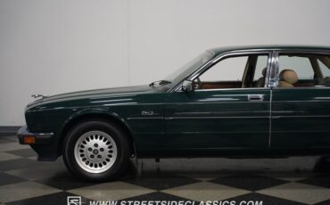 Jaguar-Xj6-1988-Jaguar-Racing-Green-Tan-41
