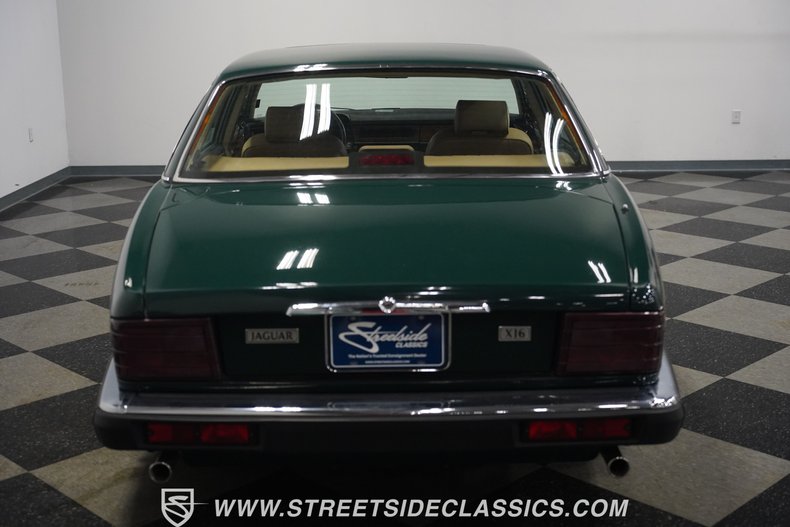 Jaguar-Xj6-1988-Jaguar-Racing-Green-Tan-43