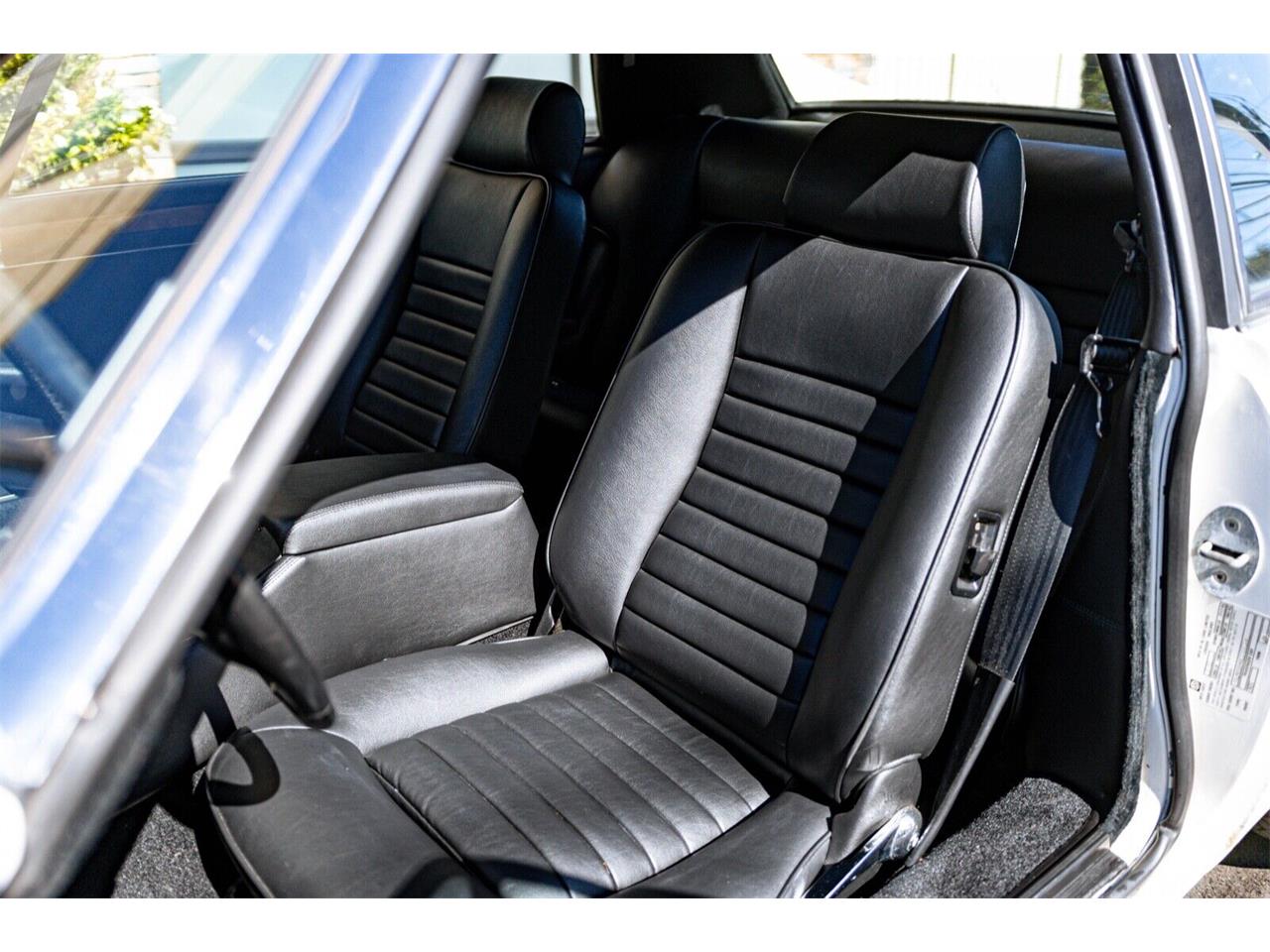 Jaguar-Xjs-1982-Tudor-White-Black-11