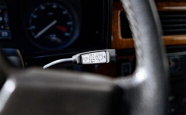 Jaguar-Xjs-1982-Tudor-White-Black-16