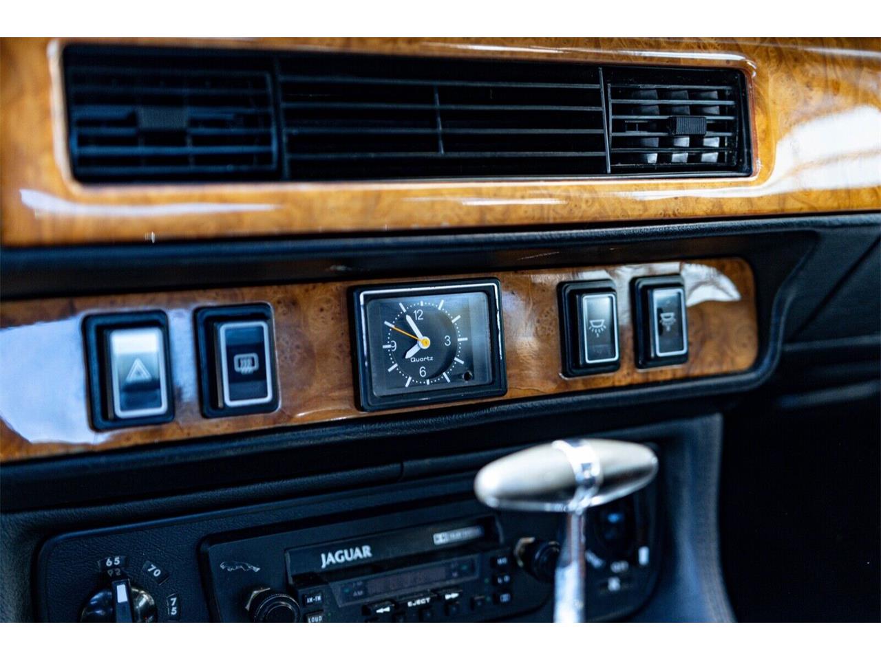 Jaguar-Xjs-1982-Tudor-White-Black-20
