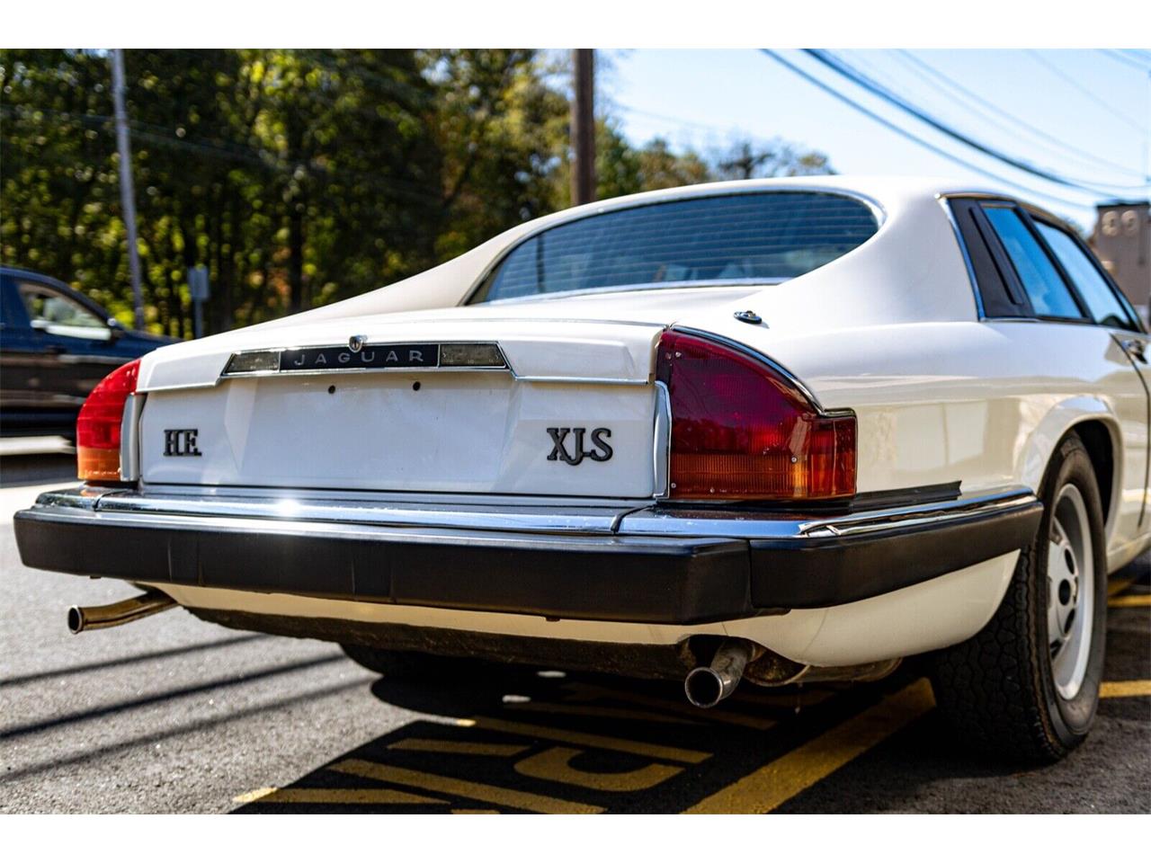 Jaguar-Xjs-1982-Tudor-White-Black-4