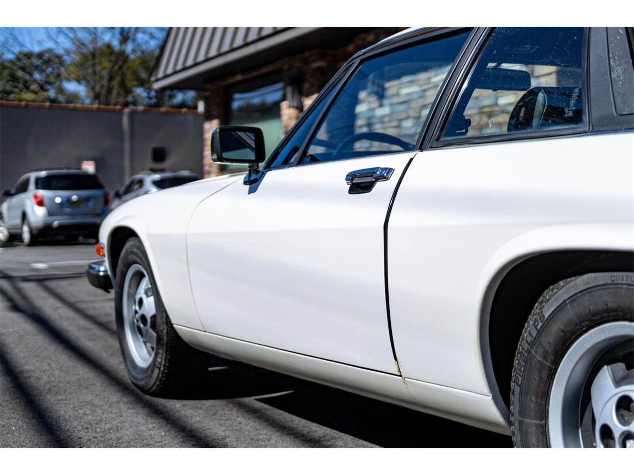 Jaguar-Xjs-1982-Tudor-White-Black-6