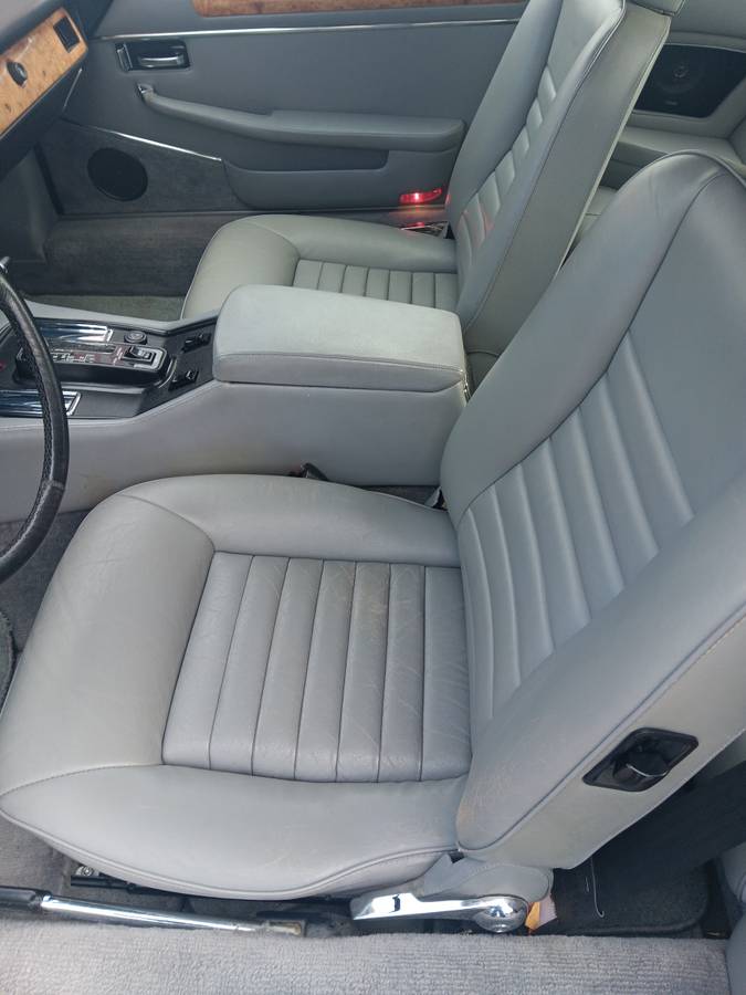 Jaguar-Xjs-1984-black-13