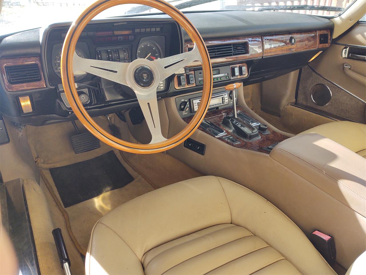 Jaguar-Xjs-1988-Champagne-Bayish-13