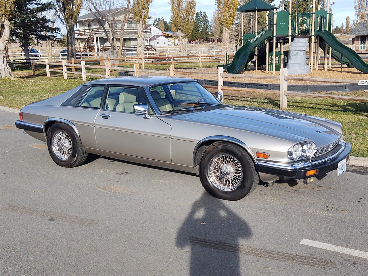 Jaguar-Xjs-1988-Champagne-Bayish-5