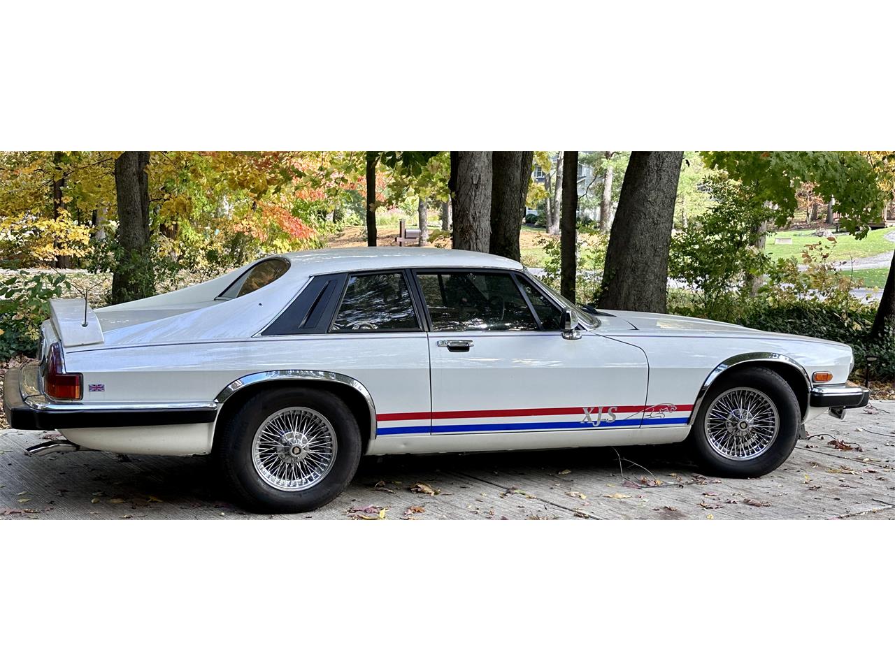 Jaguar-Xjs-1988-Glacier-White-Barley-Leather-13