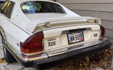 Jaguar-Xjs-1988-Glacier-White-Barley-Leather