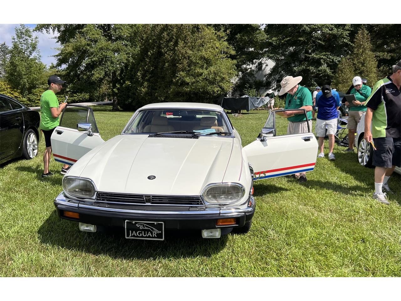 Jaguar-Xjs-1988-Glacier-White-Barley-Leather-5