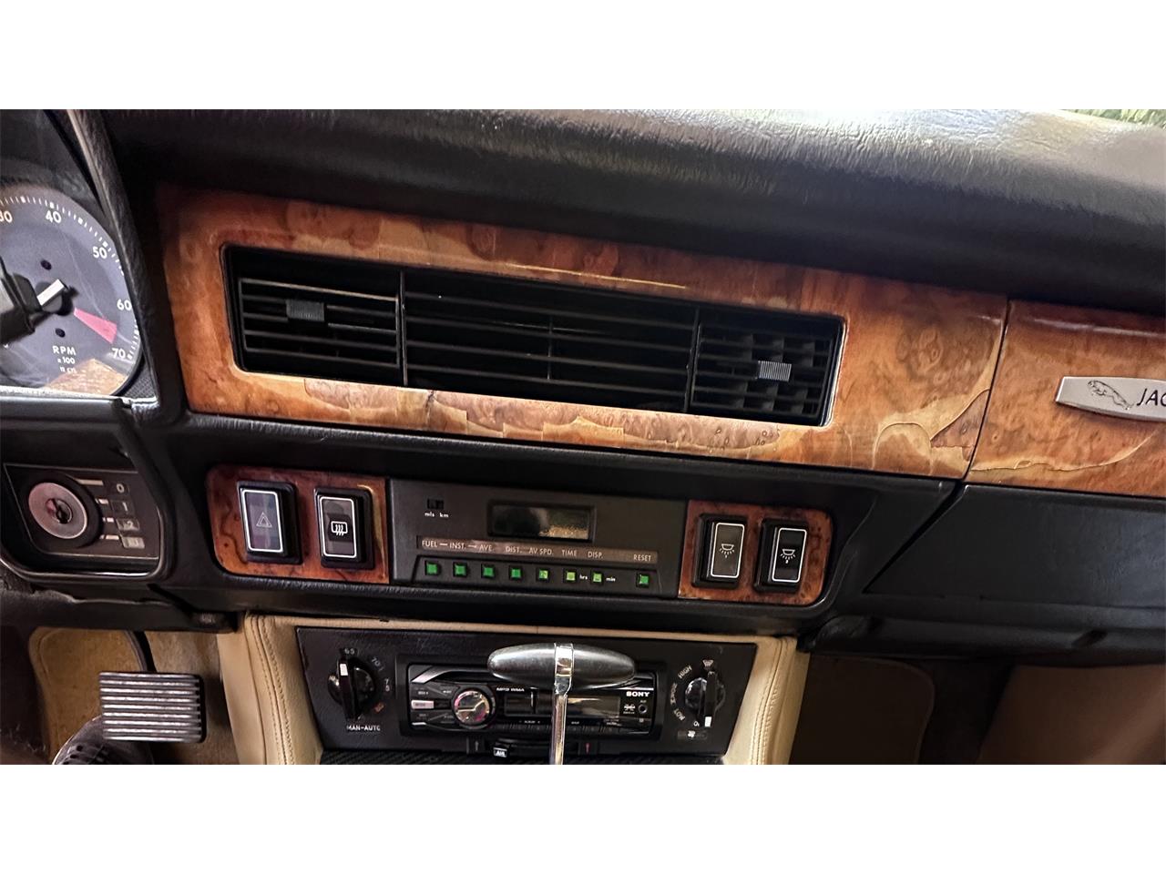 Jaguar-Xjs-1988-Glacier-White-Barley-Leather-8