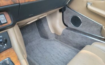 Jaguar-Xjs-1990-19
