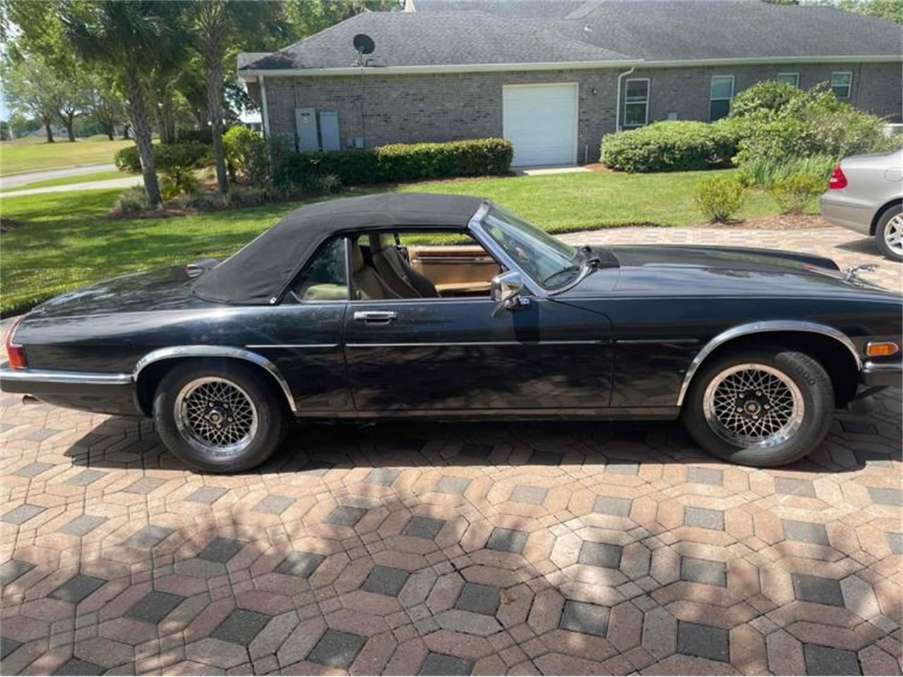 Jaguar-Xjs-1990-Black-Camel-4