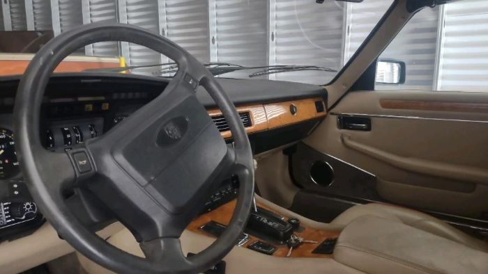 Jaguar-Xjs-1990-Red-Tan-Leather-3