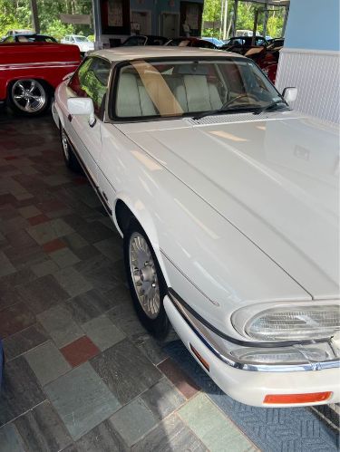 Jaguar-Xjs-1994-White-off-White-13