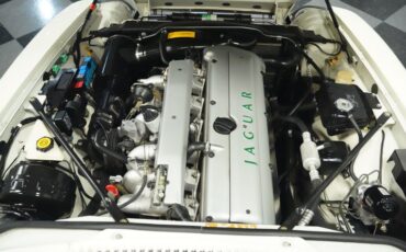 Jaguar-Xjs-1995-Glacier-White-Coffee-1
