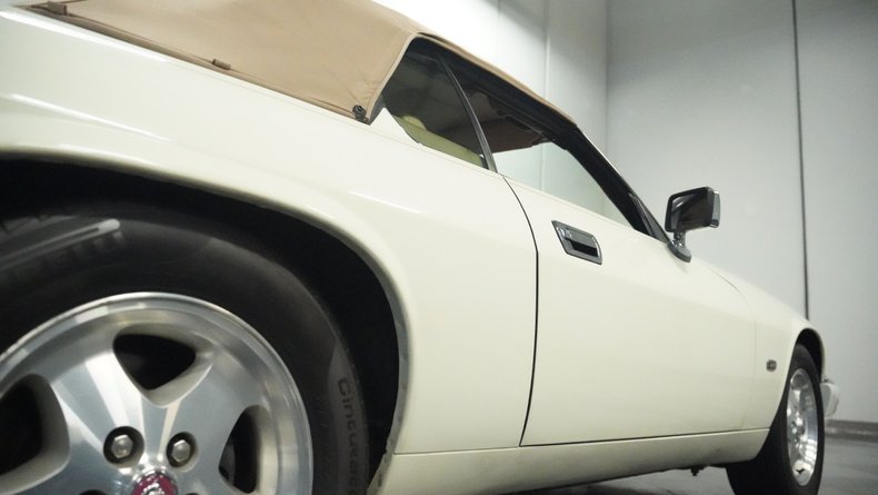 Jaguar-Xjs-1995-Glacier-White-Coffee-10