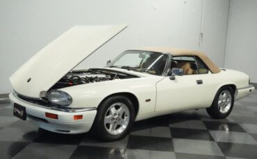 Jaguar-Xjs-1995-Glacier-White-Coffee-11