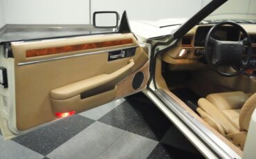 Jaguar-Xjs-1995-Glacier-White-Coffee-12