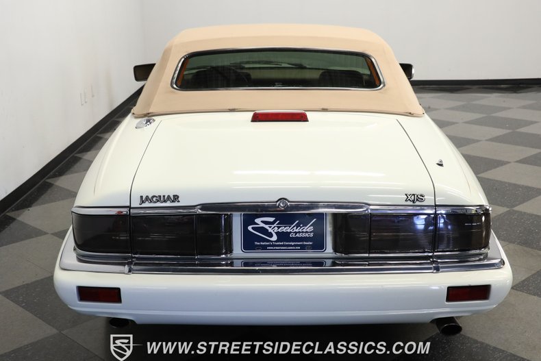 Jaguar-Xjs-1995-Glacier-White-Coffee-13