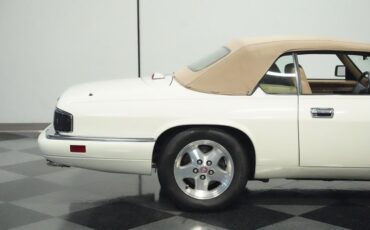Jaguar-Xjs-1995-Glacier-White-Coffee-15