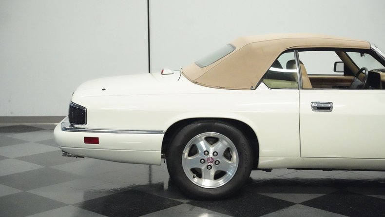 Jaguar-Xjs-1995-Glacier-White-Coffee-15