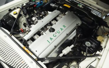 Jaguar-Xjs-1995-Glacier-White-Coffee-16