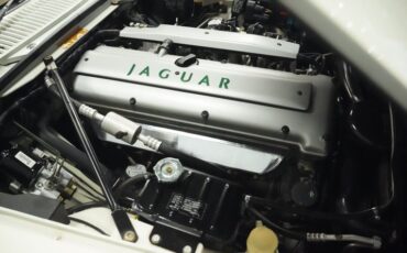 Jaguar-Xjs-1995-Glacier-White-Coffee-17
