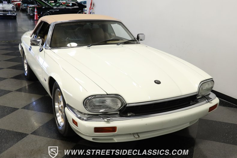 Jaguar-Xjs-1995-Glacier-White-Coffee-19