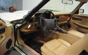 Jaguar-Xjs-1995-Glacier-White-Coffee-2