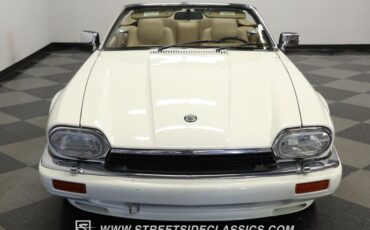 Jaguar-Xjs-1995-Glacier-White-Coffee-20