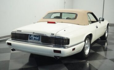 Jaguar-Xjs-1995-Glacier-White-Coffee-26