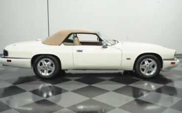 Jaguar-Xjs-1995-Glacier-White-Coffee-28