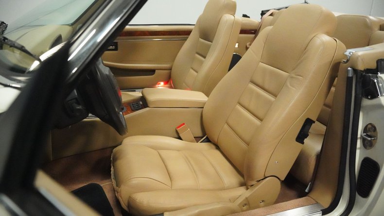 Jaguar-Xjs-1995-Glacier-White-Coffee-31