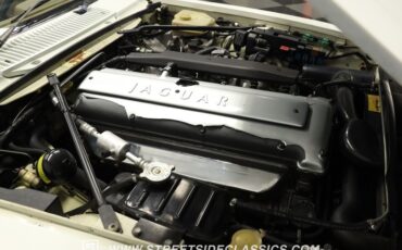 Jaguar-Xjs-1995-Glacier-White-Coffee-37