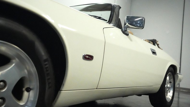 Jaguar-Xjs-1995-Glacier-White-Coffee-40