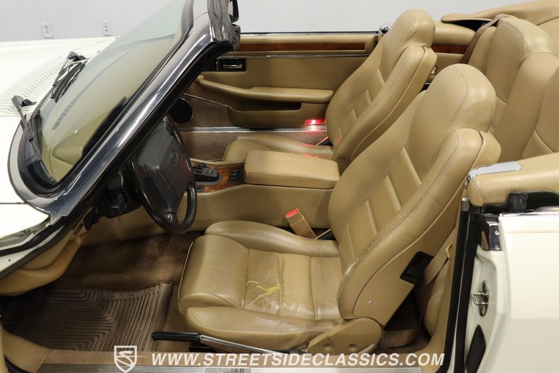 Jaguar-Xjs-1995-Glacier-White-Coffee-41