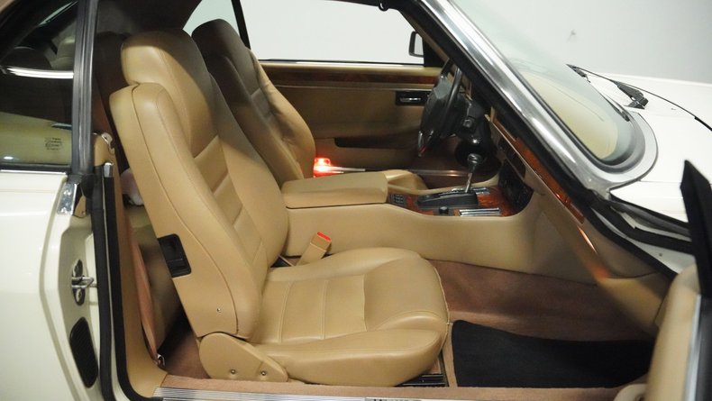 Jaguar-Xjs-1995-Glacier-White-Coffee-42