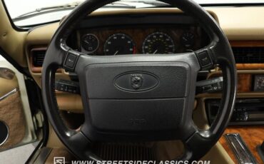 Jaguar-Xjs-1995-Glacier-White-Coffee-42