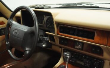 Jaguar-Xjs-1995-Glacier-White-Coffee-43